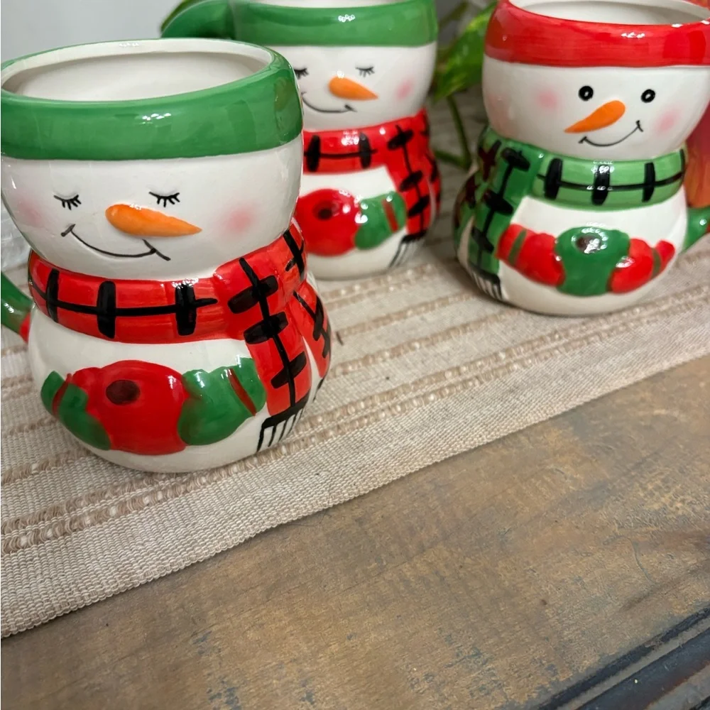 Bay island Winter/Holiday Snowman Mugs -set of 3  2 Green 1 Red hot cocoa coffee